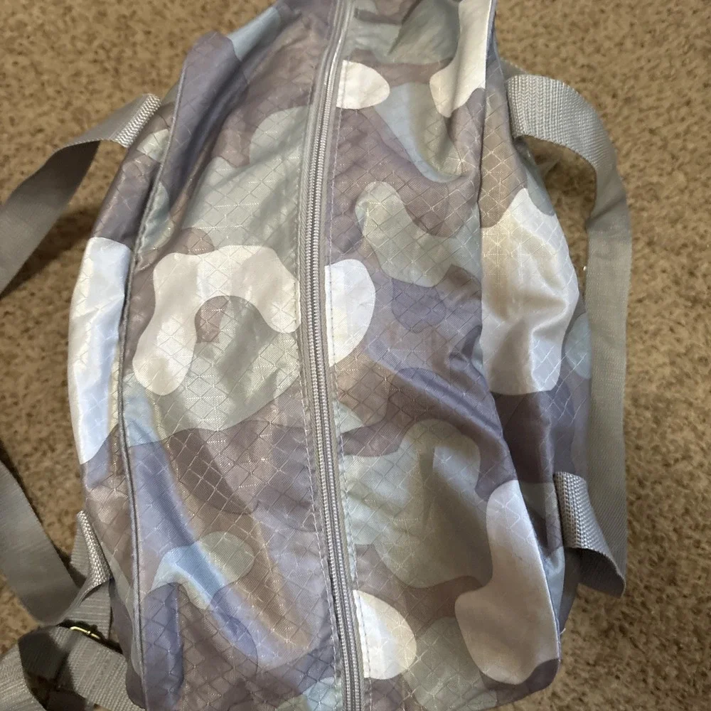 Thirty-One Soft Duffle Bag Green Camo Strap And Handles
